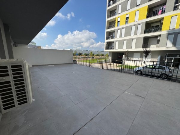 Tirane, jepet me qera 2+1 Kati 1, 500 € 