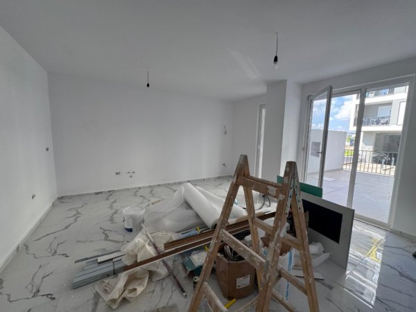 Tirane, jepet me qera 2+1 Kati 1, 500 € 