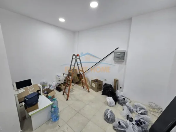 Tirane, shitet ambjent biznesi Kati 0, 54 m² 175.000 € (RRUGA DRITAN HOXHA)