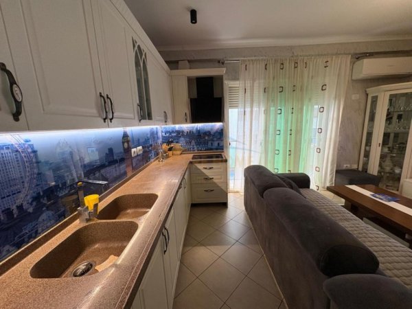Vlore, shitet apartament 2+1 Kati 3, 102 m² 165.000 € 