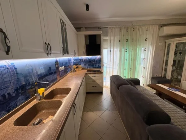 Vlore, shitet apartament 2+1 Kati 3, 102 m² 165.000 € 