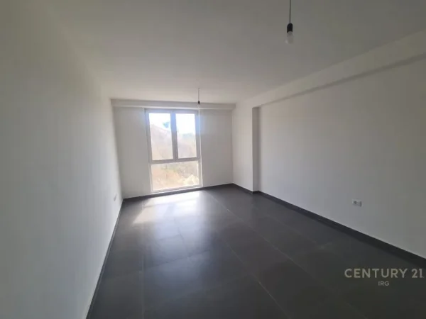 Tirane, shitet apartament 3+1 Kati 1, 109 m² 130.000 € (5 Maji)
