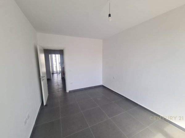 Tirane, shitet apartament 3+1 Kati 1, 109 m² 130.000 € (5 Maji)