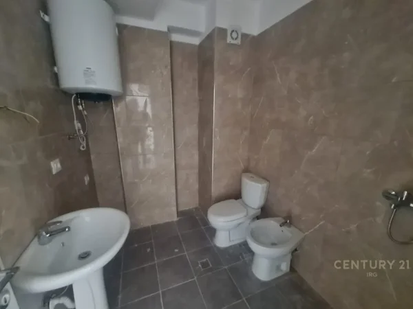 Tirane, shitet apartament 3+1 Kati 1, 109 m² 130.000 € (5 Maji)
