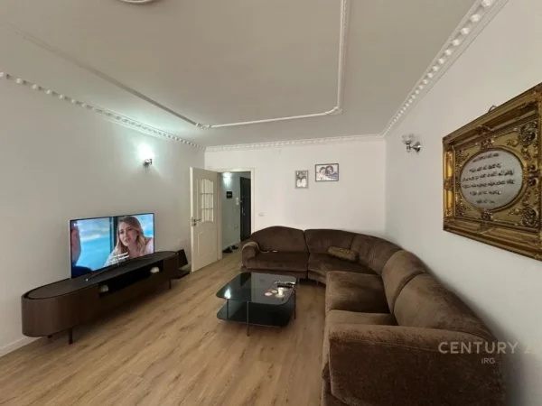 Tirane, shitet apartament 3+1+Aneks+Ballkon Kati 7, 122 m² 205.000 € (Laprake)