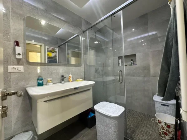 Tirane, shitet apartament 3+1+Aneks+Ballkon Kati 7, 122 m² 205.000 € (Laprake)