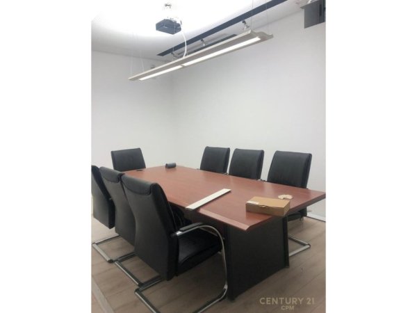 Tirane, jepet me qera zyre Kati 2, 200 m² 1.500 € (Kodra e Diellit)
