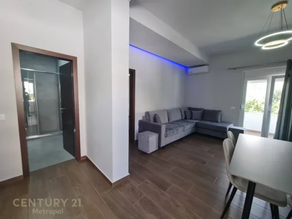 Tirane, jepet me qera apartament 1+1 Kati 2, 65 m² 500 € (Sanatorium)