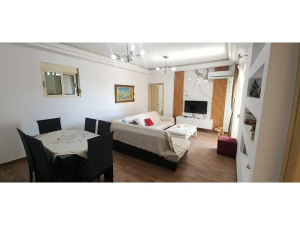 Sarande, shitet apartament 2+1+Ballkon Kati 3, 90 m² 170.000 € (rruga skenderbeu)