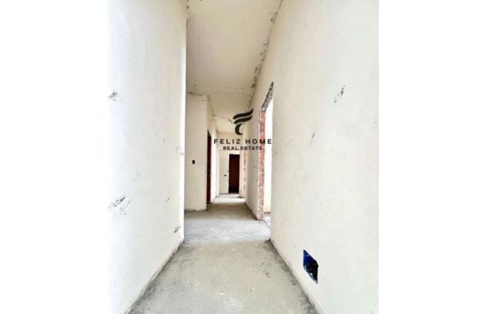 Tirane, shitet 3+1 Kati 4, 143 m² 425.000 € (KOMUNA E PARISIT)