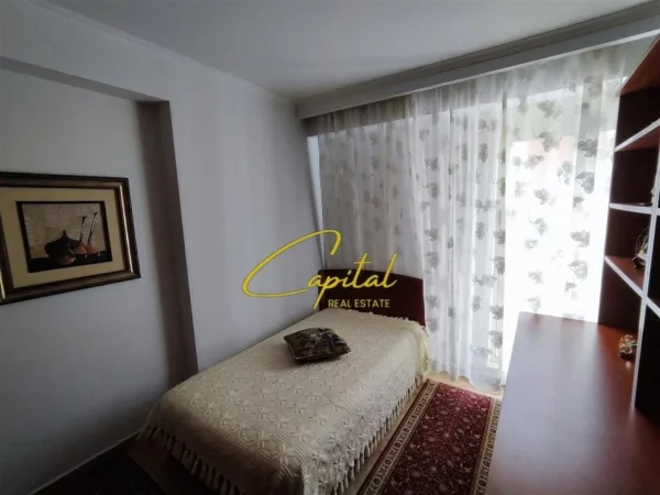 Tirane, jepet me qera apartament 2+1 Kati 3, 90 m² 750 € (RRUGA E KAVAJES)