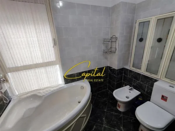 Tirane, jepet me qera apartament 2+1 Kati 3, 90 m² 750 € (RRUGA E KAVAJES)