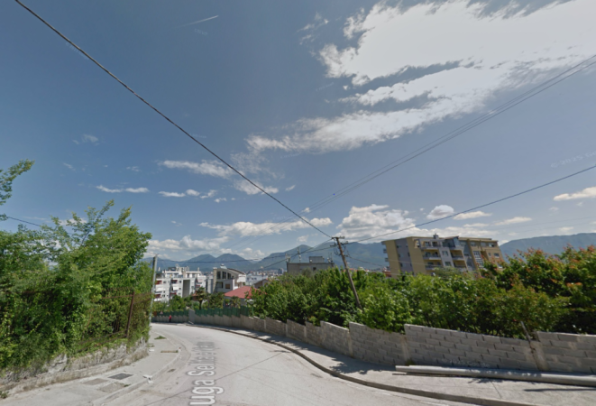 Tirane, jepet me qera apartament 2+1+Ballkon Kati 3, 100 m² 650 € (Kopshti Botanik)