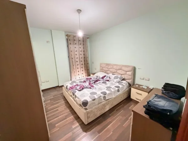 Tirane, jepet me qera 1+1 Kati 3, 450 €