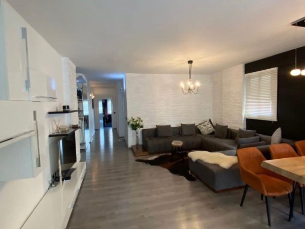 Tirane, jepet me qera apartament 2+1+Ballkon Kati 6, 120 m² 950 € (Tish Daia)