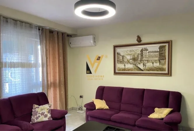 Tirane, jepet me qera apartament 1+1+Ballkon Kati 5, 70 m² 620 € (QENDER)
