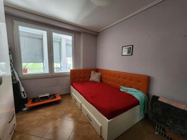 Tirane, jepet me qera apartament 2+1+Ballkon Kati 1, 110 m² 450 € 