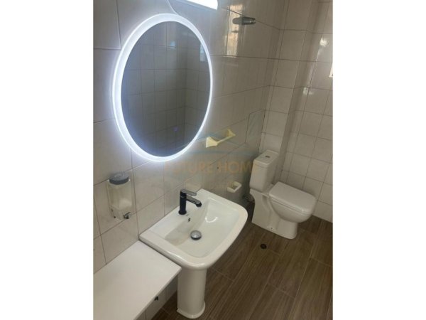 Tirane, jepet me qera ambjent biznesi Kati 1, 119 m² 1.500 € (BULEVARDI ZOGU 1)