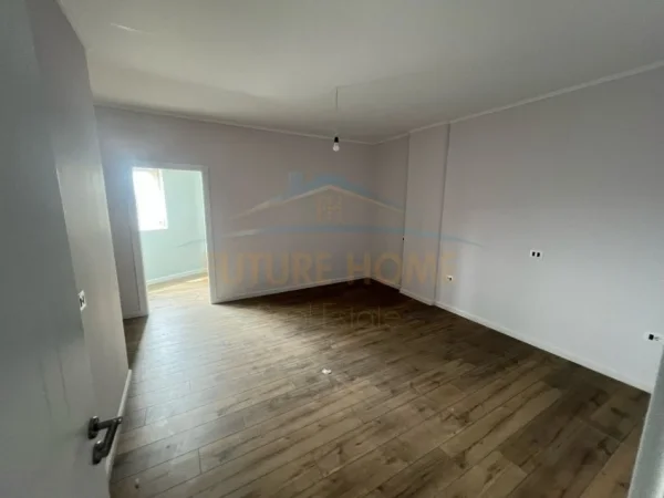 Tirane, shitet apartament 2+1 , 124 m² 124.000 € (FRESKU)