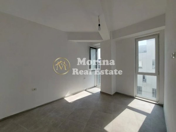 Tirane, jepet me qera apartament 1+1 Kati 3, 70 m² 350 € (Rruga 5 Maj)