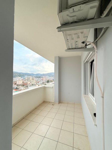 Vlore, jepet me qera apartament 1+1+Ballkon , 78 m² 350 € 