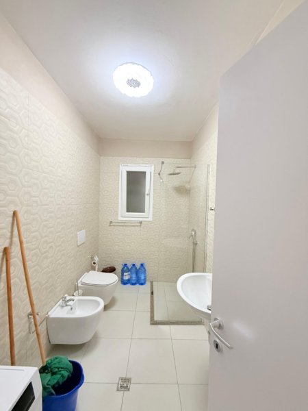 Vlore, jepet me qera apartament 1+1+Ballkon , 78 m² 350 € 