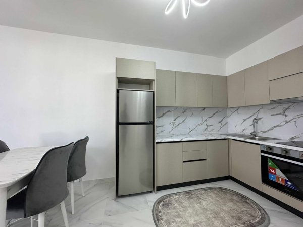 Tirane, jepet me qera apartament 1+1 Kati 3, 64 m² 420 €