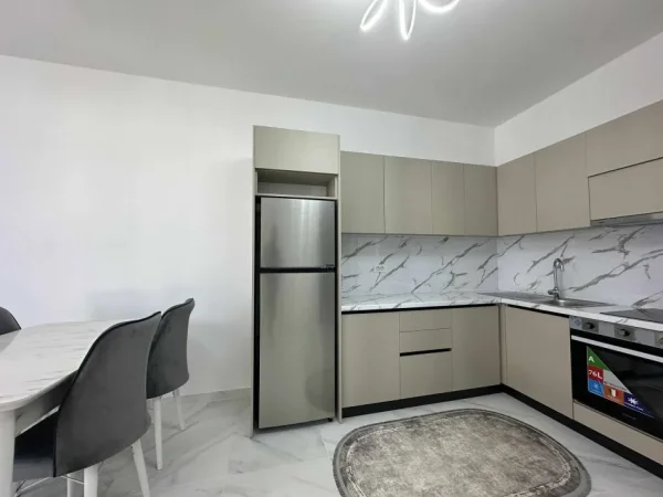 Tirane, jepet me qera apartament 1+1 Kati 3, 64 m² 420 €