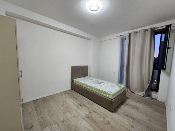 Tirane, jepet me qera apartament 3+1+Ballkon Kati 6, 1.000 € 