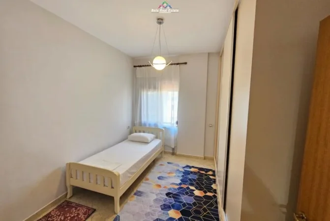 Tirane, jepet me qera apartament 2+1+Ballkon Kati 5, 90 m² 650 € (21 Dhjetori)