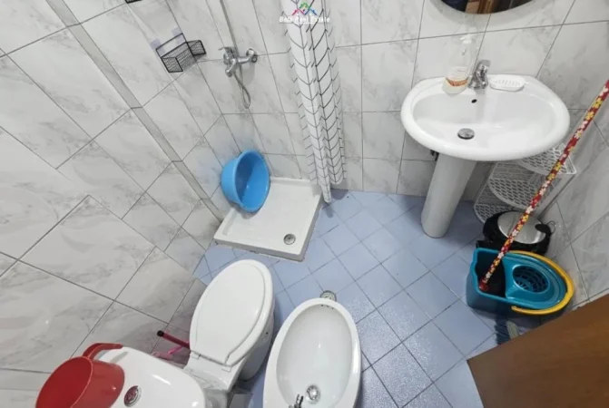 Tirane, jepet me qera apartament 2+1+Ballkon Kati 5, 90 m² 650 € (21 Dhjetori)