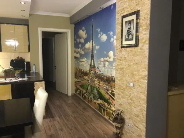 Tirane, shitet apartament 2+1+Ballkon Kati 1, 83 m² (TE PALLATET CABEJ, MISTO MAME)
