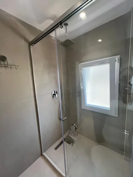 Tirane, jepet me qera apartament 2+1+Ballkon Kati 2, 90 m² 850 € (tek Bulevardi Zogu 1)