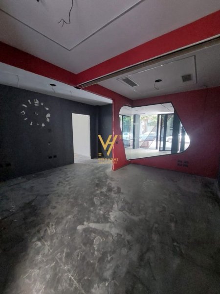Tirane, jepet me qera magazine Kati 0, 550 m² 3.000 € (DON BOSKO)