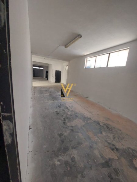 Tirane, jepet me qera magazine Kati 0, 550 m² 3.000 € (DON BOSKO)