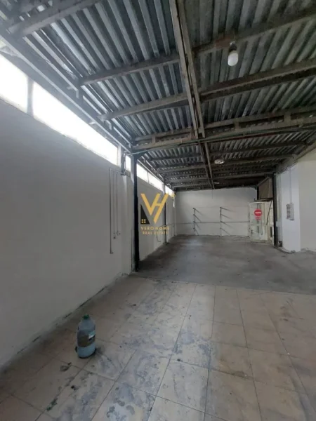 Tirane, jepet me qera magazine Kati 0, 550 m² 3.000 € (DON BOSKO)