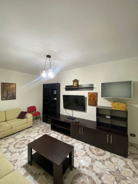 Jepet me Qera Ap 3+1 me Super Cmim tek Liqeni afer Bllokut dhe Gardes,  750 €URO