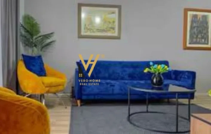 Tirane, jepet me qera apartament 1+1+Ballkon Kati 4, 65 m² 700 € (QENDER)