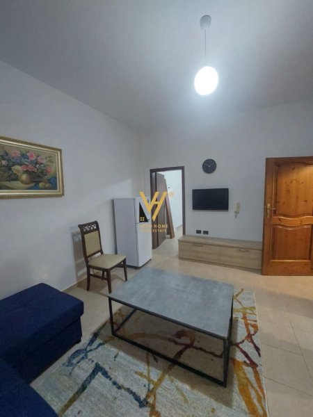Tirane, jepet me qera apartament 1+1+Ballkon Kati 0, 55 m² 400 € (SELITE)