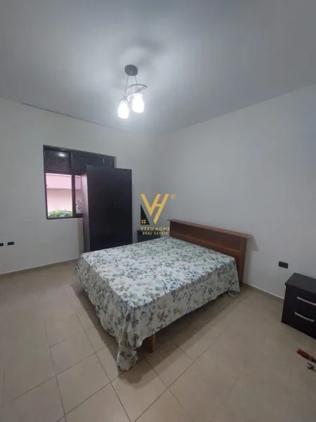 Tirane, jepet me qera apartament 1+1+Ballkon Kati 0, 55 m² 400 € (SELITE)