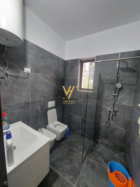 Tirane, jepet me qera apartament 1+1+Ballkon Kati 0, 55 m² 400 € (SELITE)