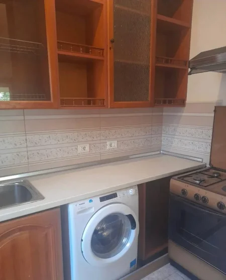 Tirane, jepet me qera apartament 2+1 Kati 3, 130 m² 600 € (selite)