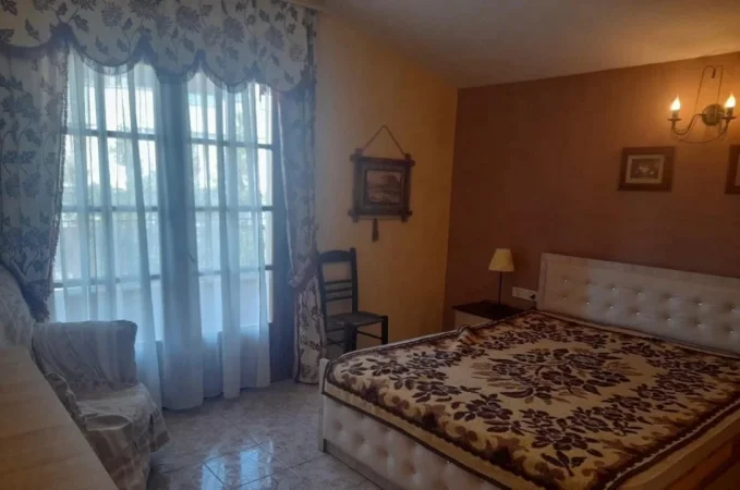 Tirane, jepet me qera apartament 2+1 Kati 3, 130 m² 600 € (selite)