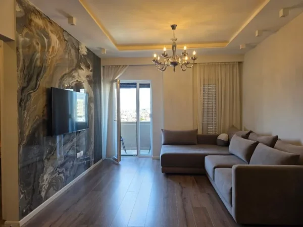 Tirane, jepet me qera apartament 2+1+Ballkon Kati 5, 77 m² 900 € (Quartum Residence,)