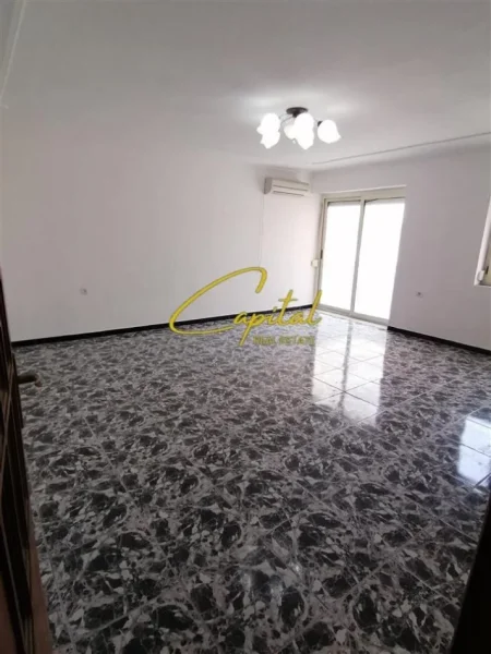 Tirane, jepet me qera apartament 3+1 Kati 6, 126 m² 500 € (MYSLYM SHYRI)