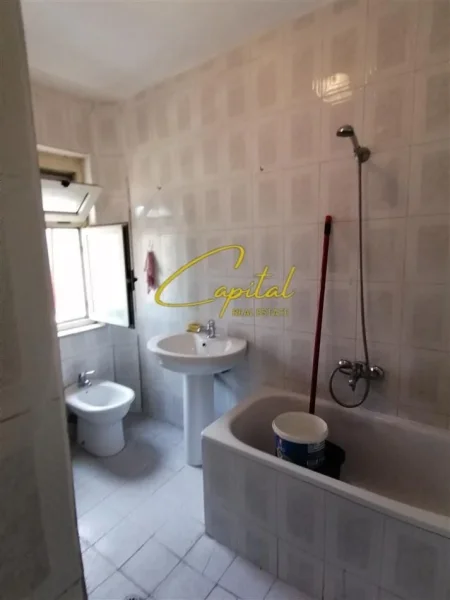 Tirane, jepet me qera apartament 3+1 Kati 6, 126 m² 500 € (MYSLYM SHYRI)