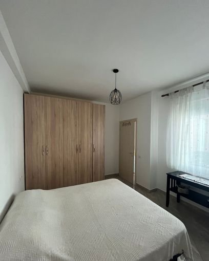 Tirane, jepet me qera apartament 1+1 Kati 2, 70 m² 480 € (Rruga Peti)