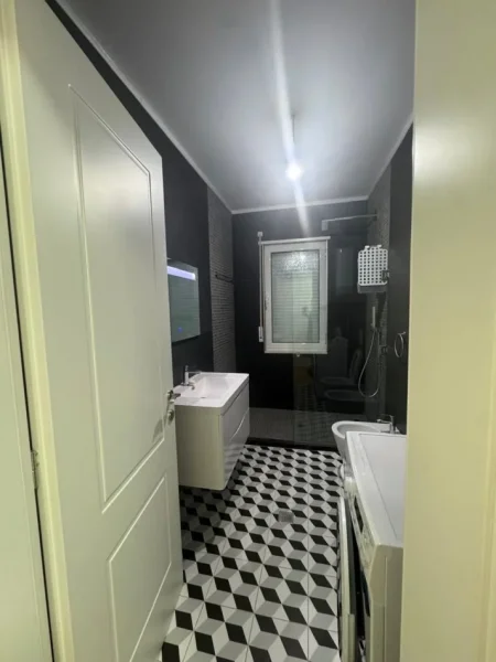 Tirane, jepet me qera apartament 1+1 Kati 2, 81 m² 550 € (Astir)