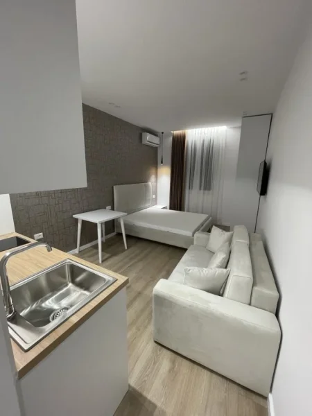 Tirane, jepet me qera apartament 1+1 Kati 5, 130 m² 1.500 € (BLLOKU)
