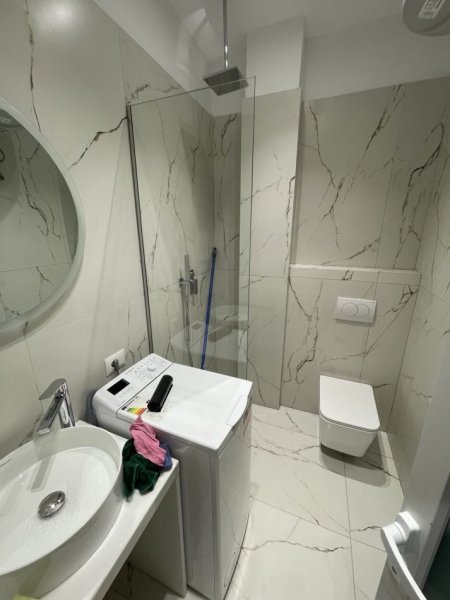 Tirane, jepet me qera apartament 1+1 Kati 5, 130 m² 1.500 € (BLLOKU)